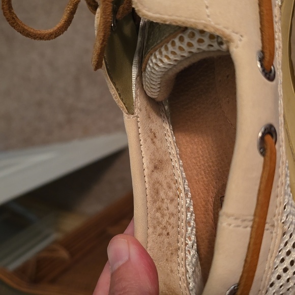 Womens Sperry Top Siders Beige Boat Shoes with A Gold Accent Size 8 (Bin1) - Picture 7 of 9